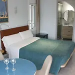 Alexandra Hotel