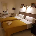 Alexandra Ξενοδοχείο *