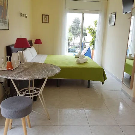 Alexandra * 锡切斯