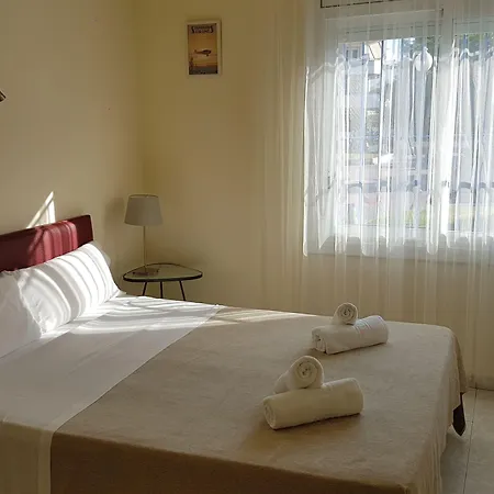 Готель Alexandra *