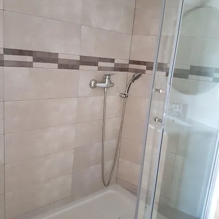 Alexandra Готель