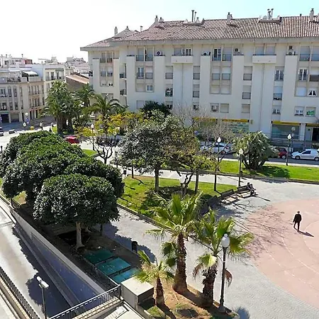 Alexandra Hotel *