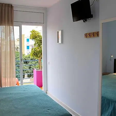 Alexandra Hotel *