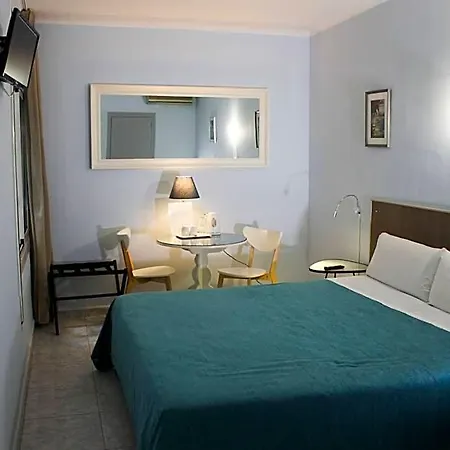 Alexandra Hotel *